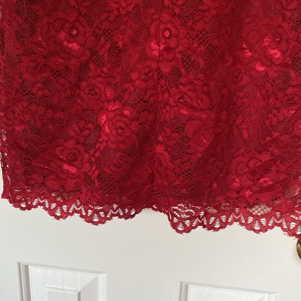 Elegant Red Lace Sheath Dress with Puff Sleeves‎ - Picture 5 of 5